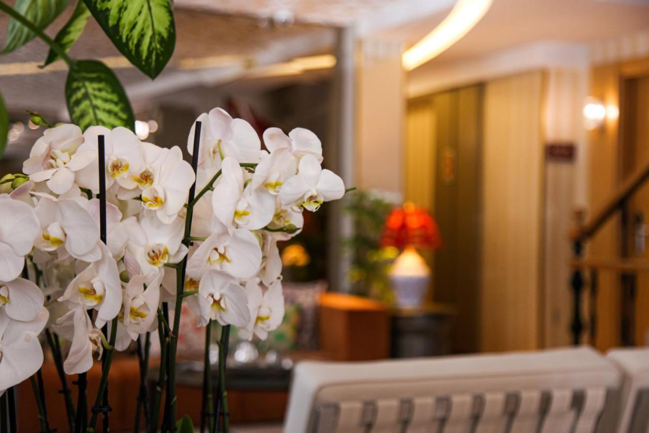 Almina Guest House Истанбул Екстериор снимка