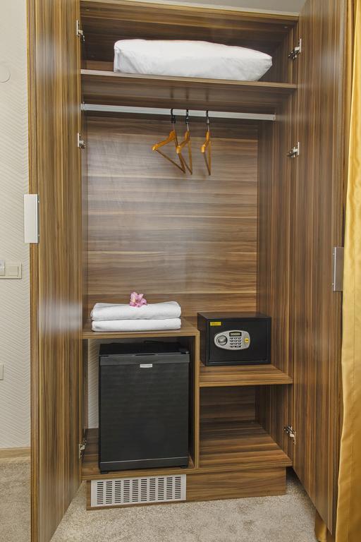 Almina Guest House Истанбул Стая снимка